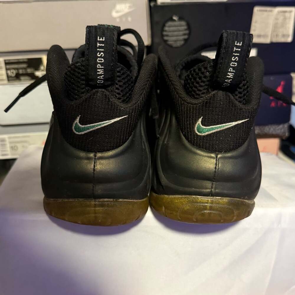 Size 8 - Nike Air Foamposite Pro Pine Green Sneakers - Picture 4 of 9